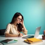 Student studying with focus, using tips and techniques to improve concentration for better results.